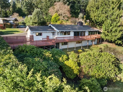 $1,100,000 | 22516 100th Place Southwest, Vashon, WA 98070