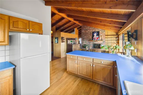 $1,100,000 | 22516 100th Place Southwest, Vashon, WA 98070