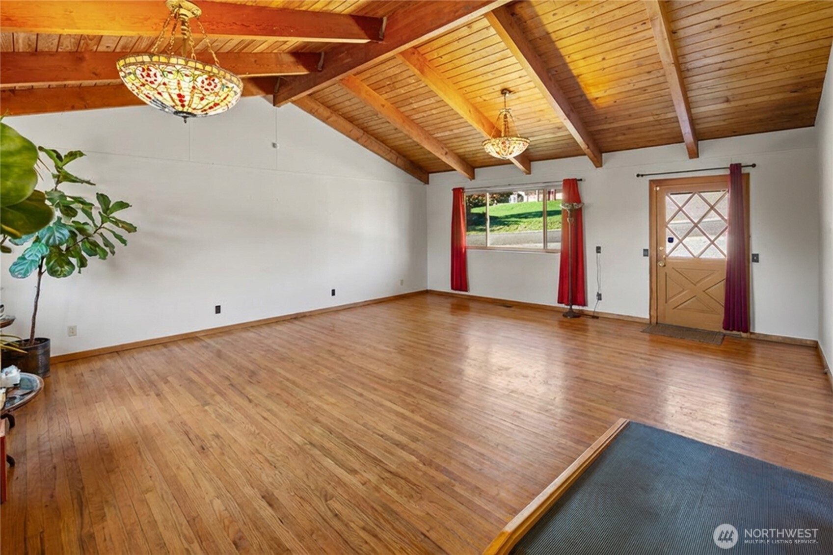 22516 100th Place Southwest Vashon, WA 98070 - Photo 16 of 34