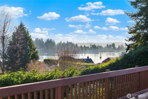 $1,100,000 | 22516 100th Place Southwest, Vashon, WA 98070