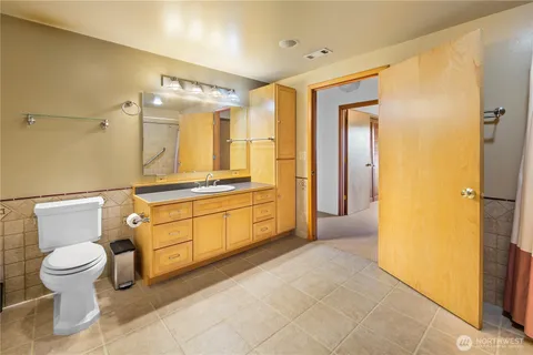 $1,100,000 | 22516 100th Place Southwest, Vashon, WA 98070