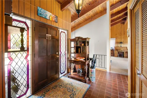 $1,100,000 | 22516 100th Place Southwest, Vashon, WA 98070