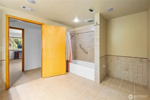 $1,100,000 | 22516 100th Place Southwest, Vashon, WA 98070