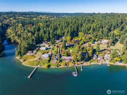 $1,100,000 | 22516 100th Place Southwest, Vashon, WA 98070