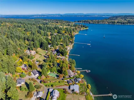 $1,100,000 | 22516 100th Place Southwest, Vashon, WA 98070