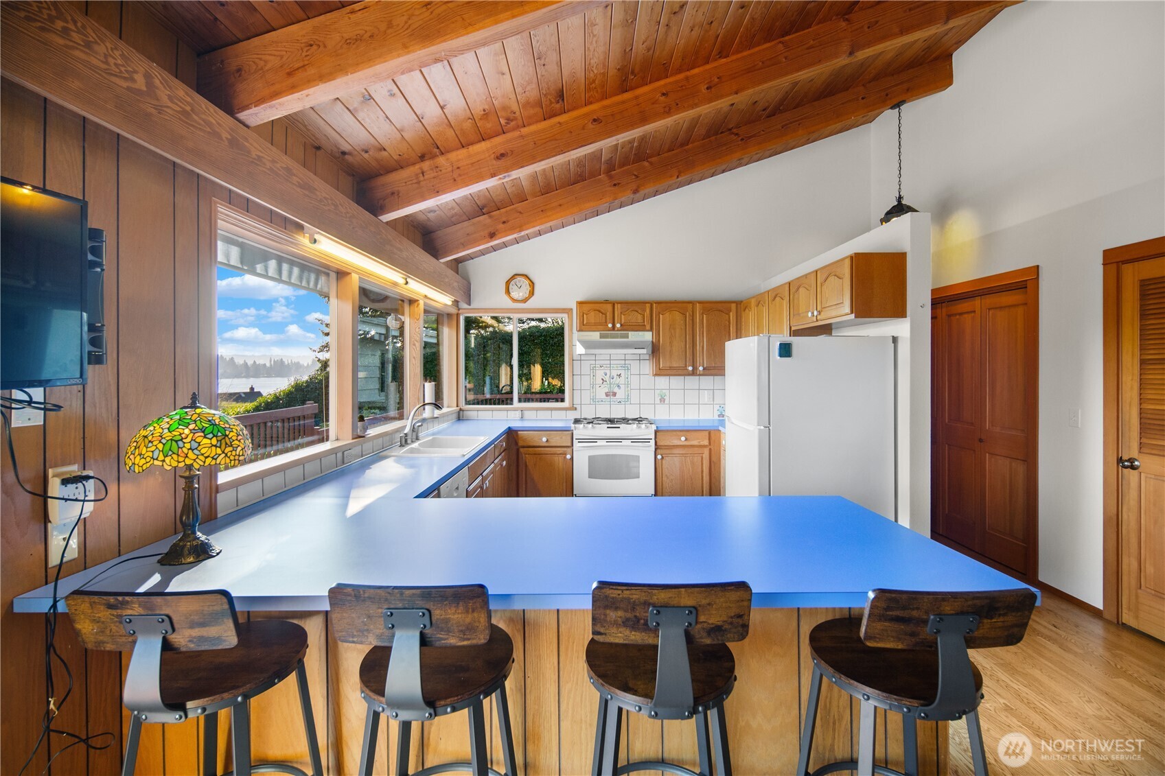 22516 100th Place Southwest Vashon, WA 98070 - Photo 7 of 34