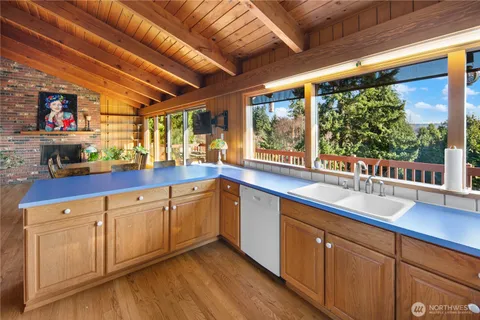 $1,100,000 | 22516 100th Place Southwest, Vashon, WA 98070