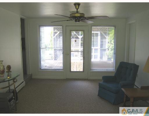2 Holmes Road Cranbury, NJ 08512 - Photo 4 of 8
