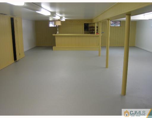 2 Holmes Road Cranbury, NJ 08512 - Photo 7 of 8