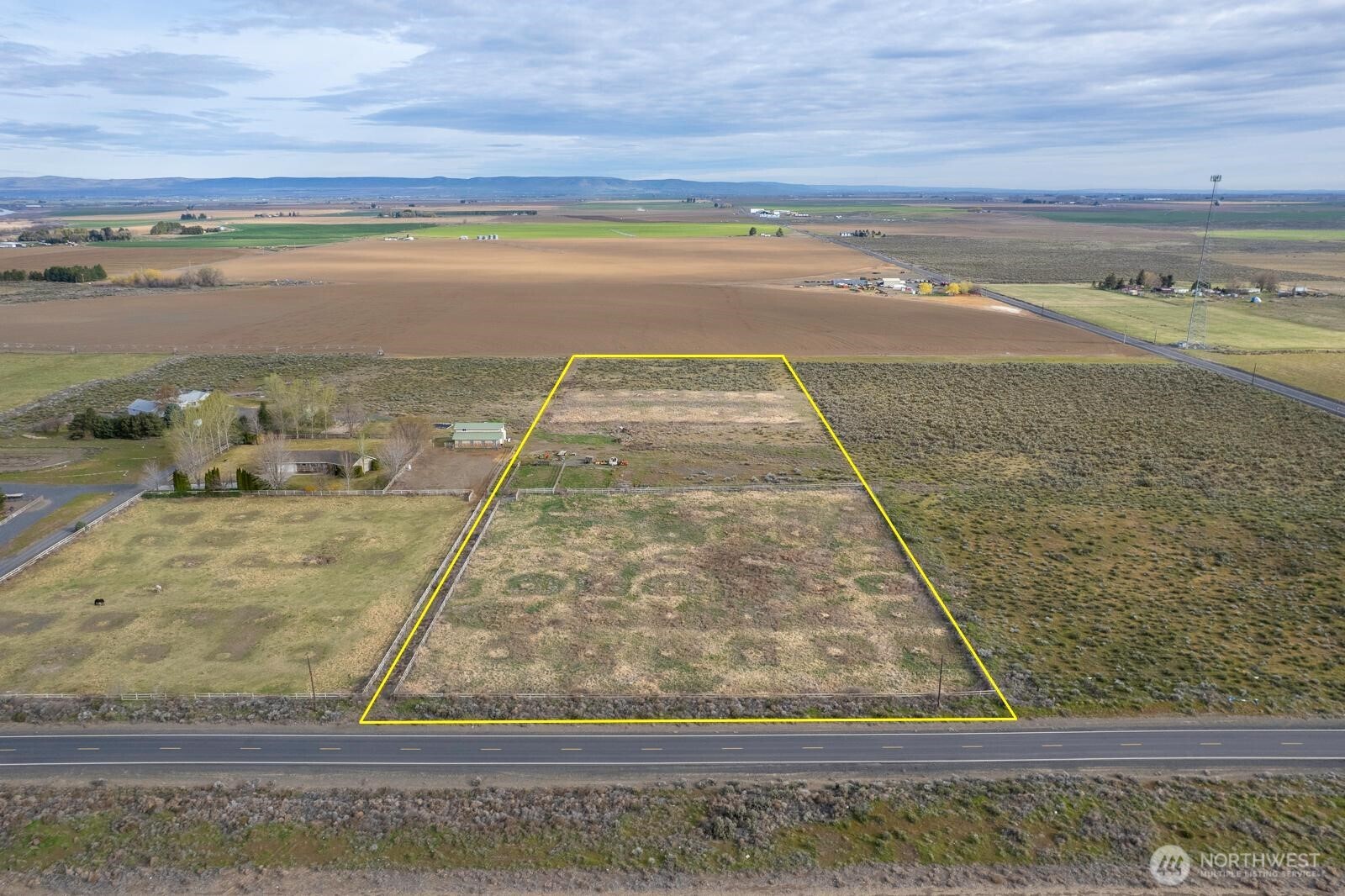 5200 North Frontage Road Northeast Ephrata, WA 98823 - Photo 1 of 8