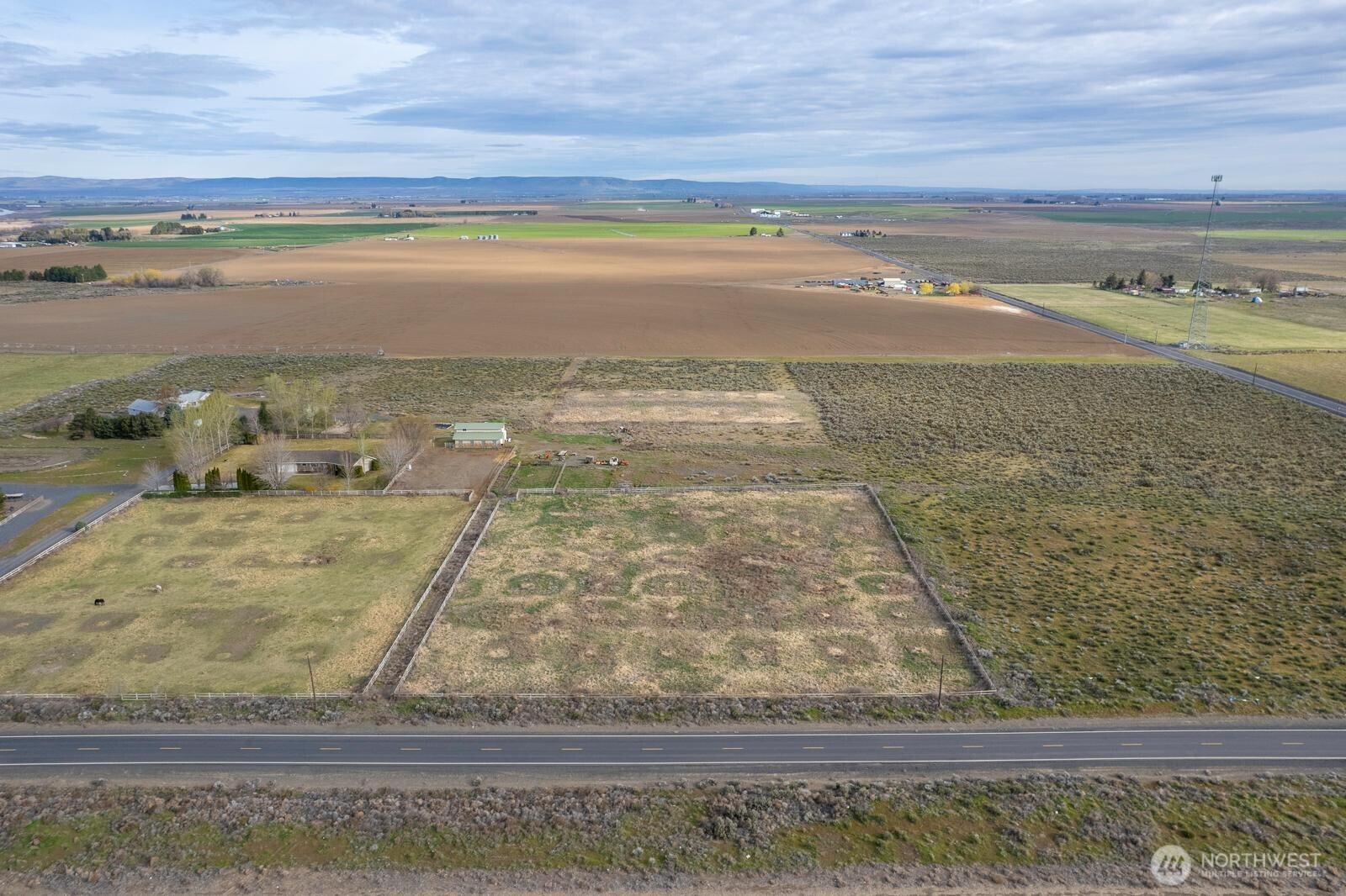 5200 North Frontage Road Northeast Ephrata, WA 98823 - Photo 2 of 8