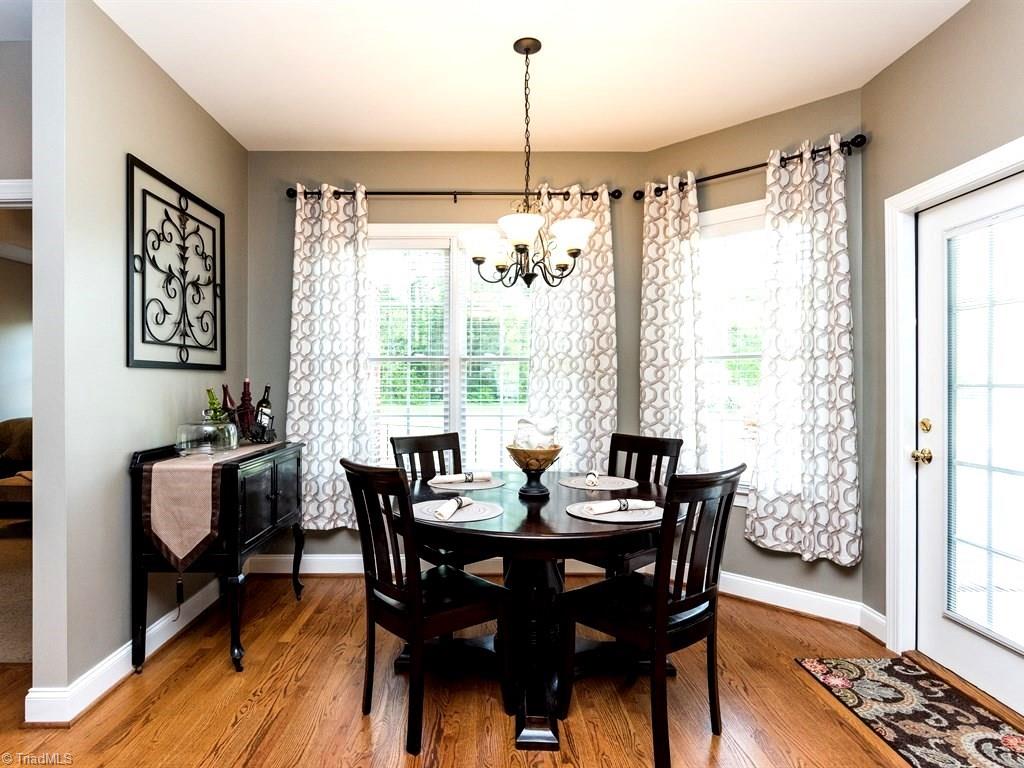 4202 Burch Bridge Road Burlington, NC 27217 - Photo 7 of 24 Hardwoods in Breakfast w/Baywindow
