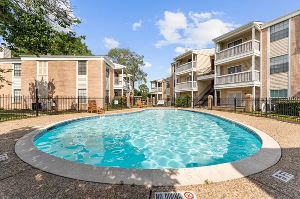 $1,250 | 2750 Holly Hall Street, Unit 815, Houston, TX 77054