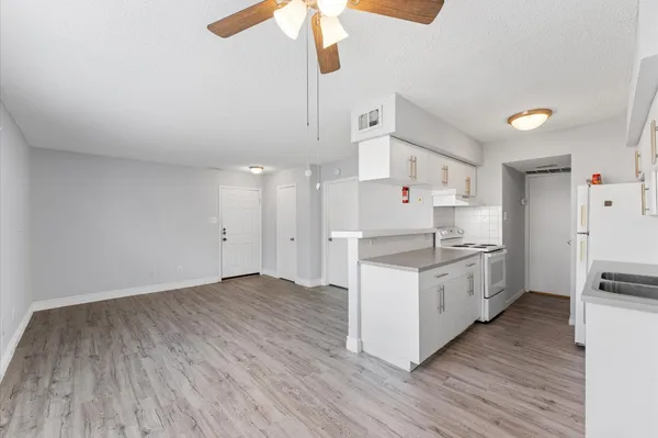 $1,250 | 2750 Holly Hall Street, Unit 815, Houston, TX 77054