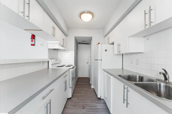 $1,250 | 2750 Holly Hall Street, Unit 815, Houston, TX 77054