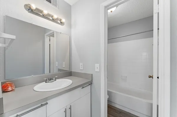 $1,250 | 2750 Holly Hall Street, Unit 815, Houston, TX 77054