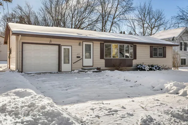 $250,000 | 455 East 4th Street, Zumbrota, MN 55992