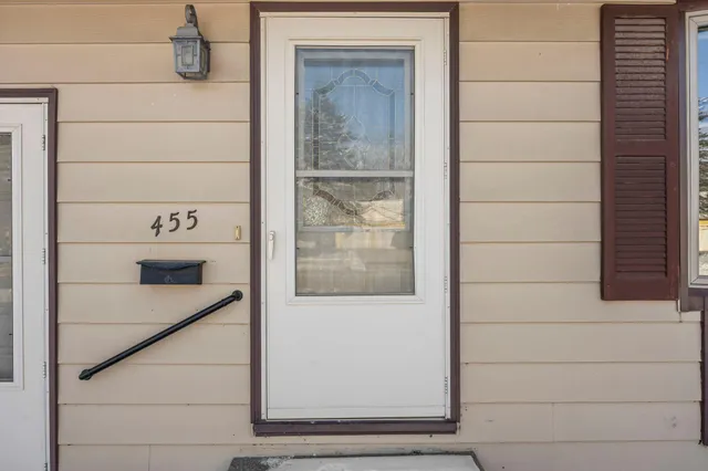 $250,000 | 455 East 4th Street, Zumbrota, MN 55992