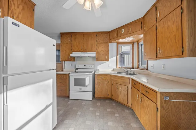 $250,000 | 455 East 4th Street, Zumbrota, MN 55992