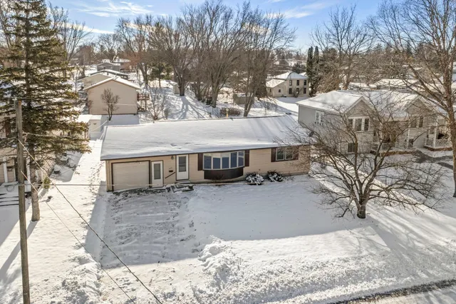 $250,000 | 455 East 4th Street, Zumbrota, MN 55992