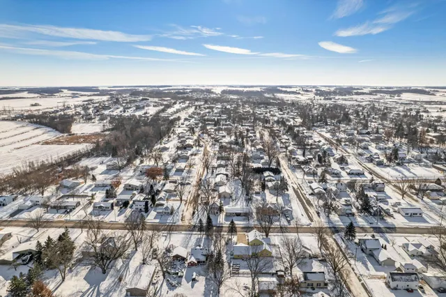 $250,000 | 455 East 4th Street, Zumbrota, MN 55992