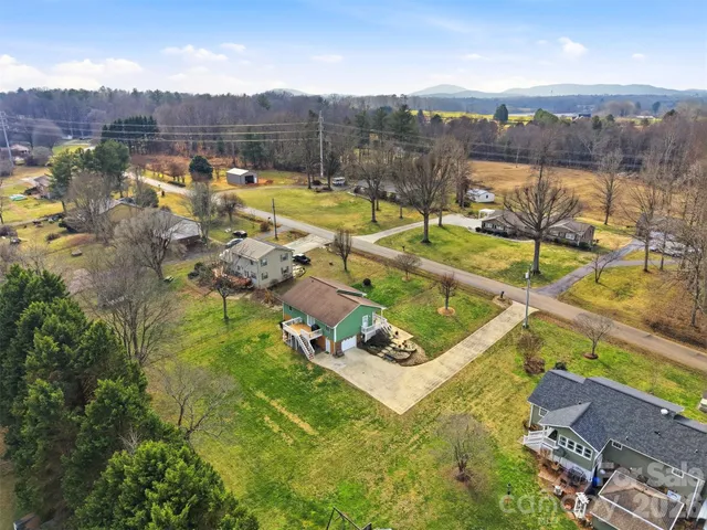 $299,900 | 2735 Sides Avenue, Connelly Springs, NC 28612