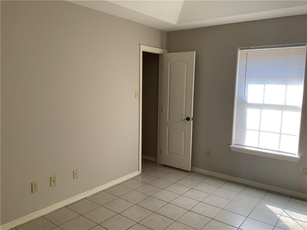 808 West Bronze Avenue, Unit B Pharr, TX 78577 - Photo 15 of 20 an empty room with windows