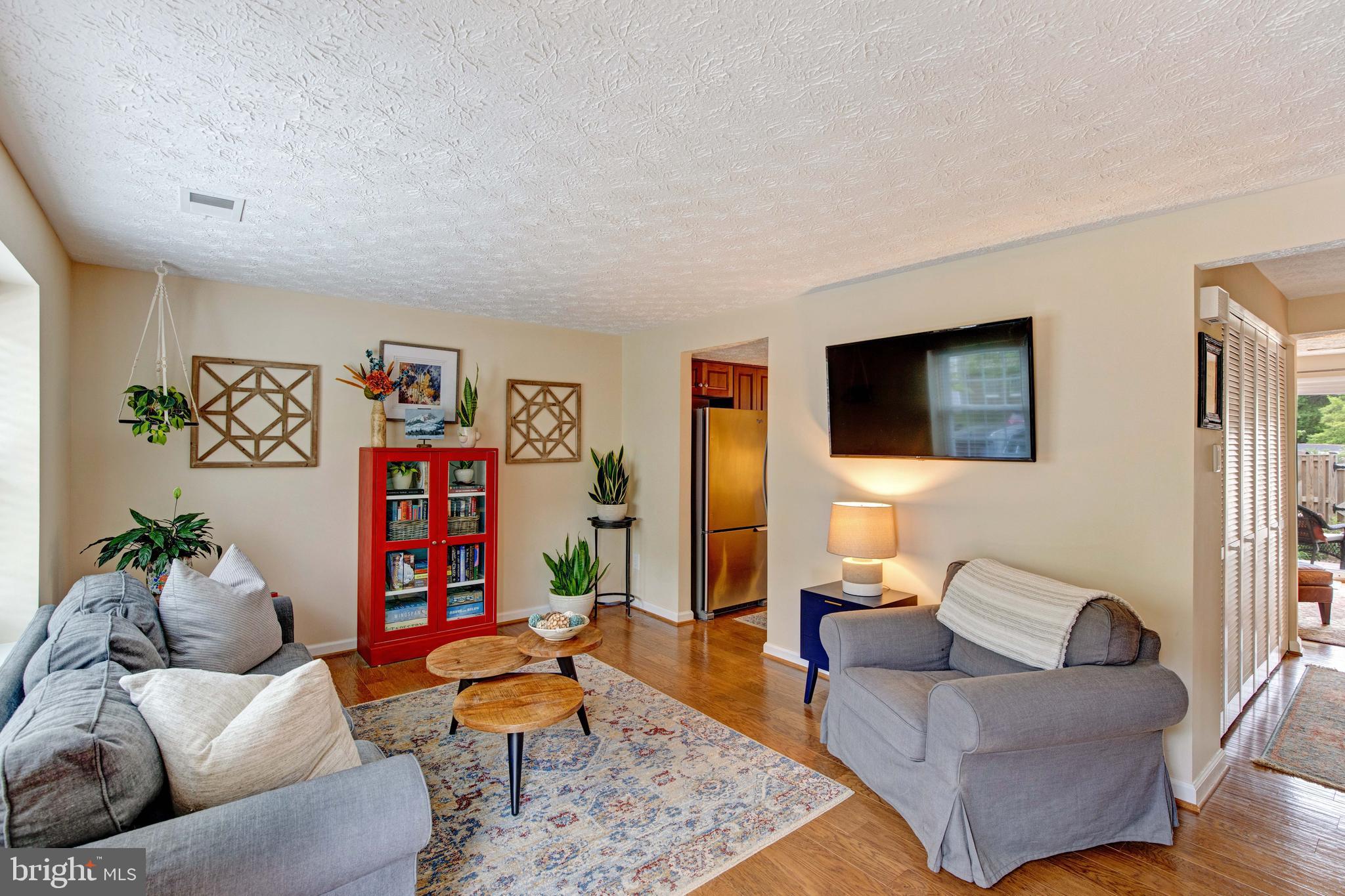 8341 Bark Tree Court Springfield, VA 22153 - Photo 5 of 32 Living Room