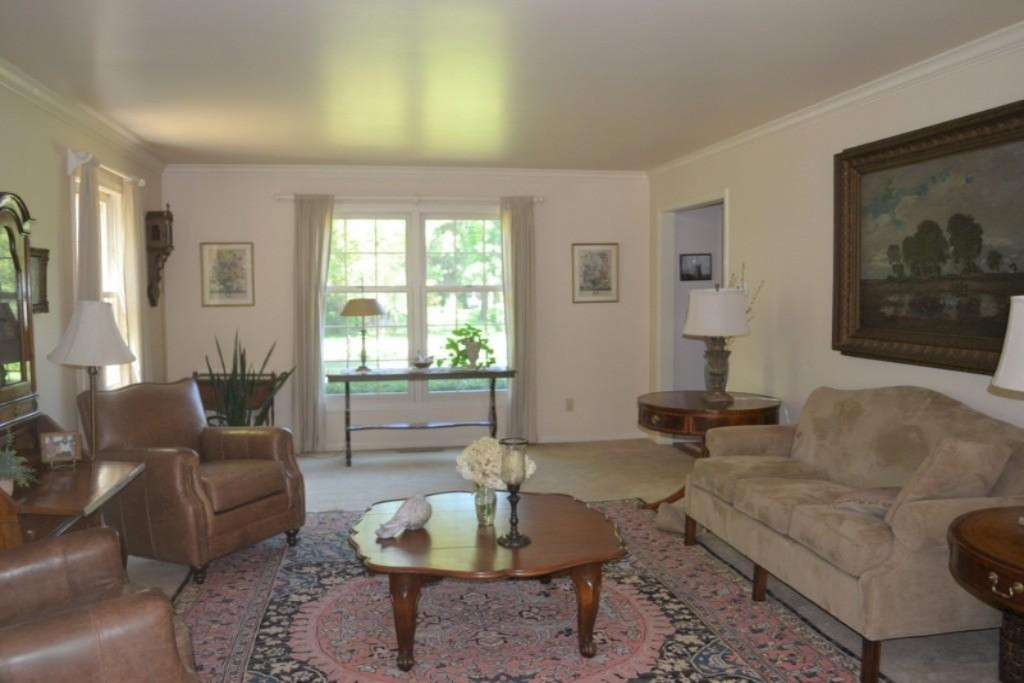 15997 Green Briar Road Three Rivers, MI 49093 - Photo 5 of 29 5LivingRoom1