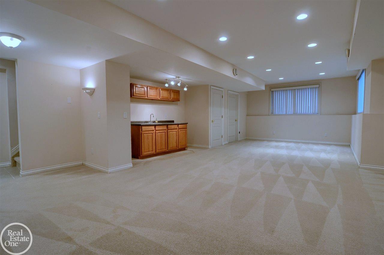 538 Springview Drive Rochester, MI 48307 - Photo 37 of 58