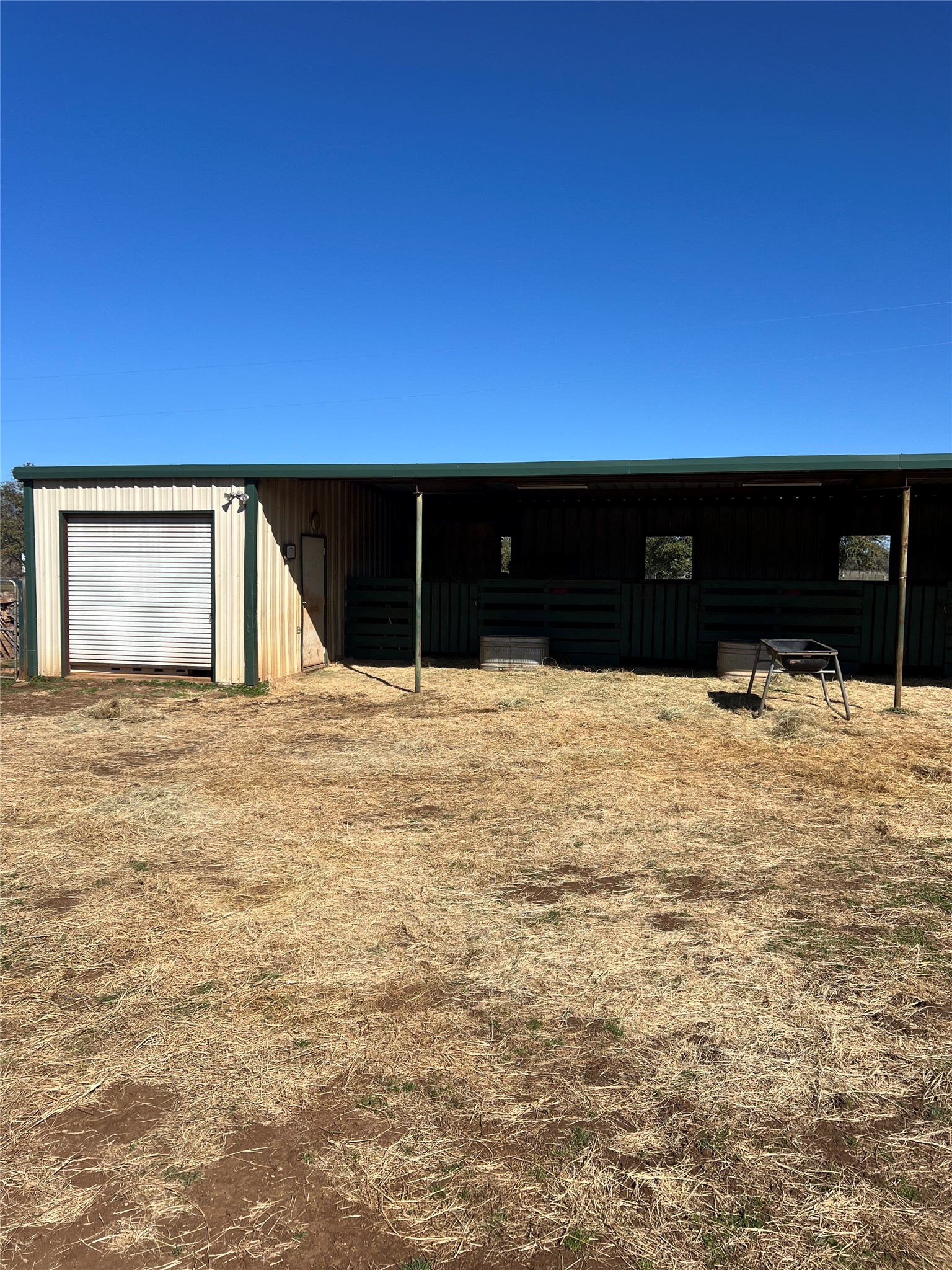 555 River Run Leander, TX 78641 - Photo 28 of 32 a view of garage