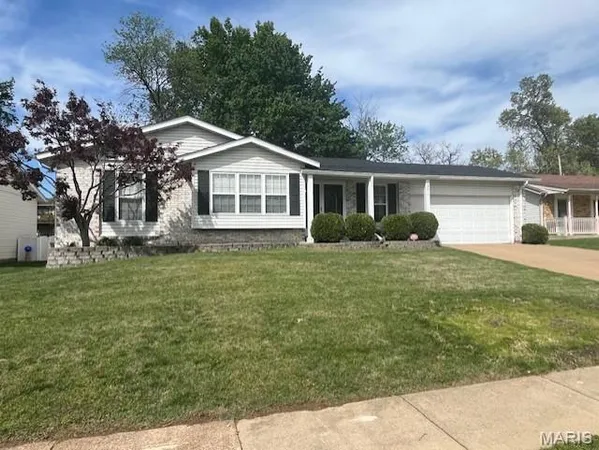 $415,000 | 371 Novara Drive, Ballwin, MO 63021