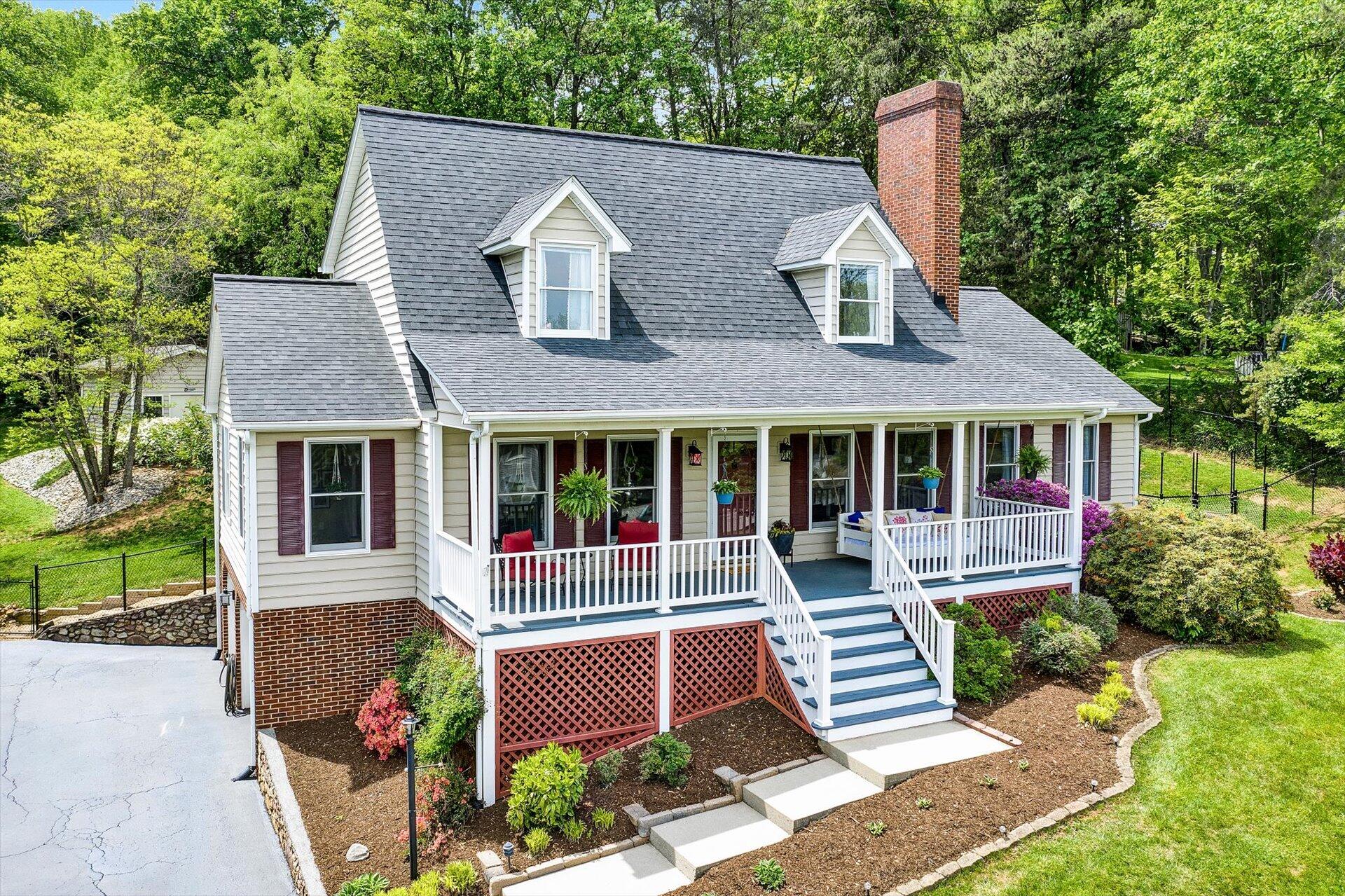610 Winesap Road Roanoke, VA 24019 - Photo 2 of 68 02-042520230064