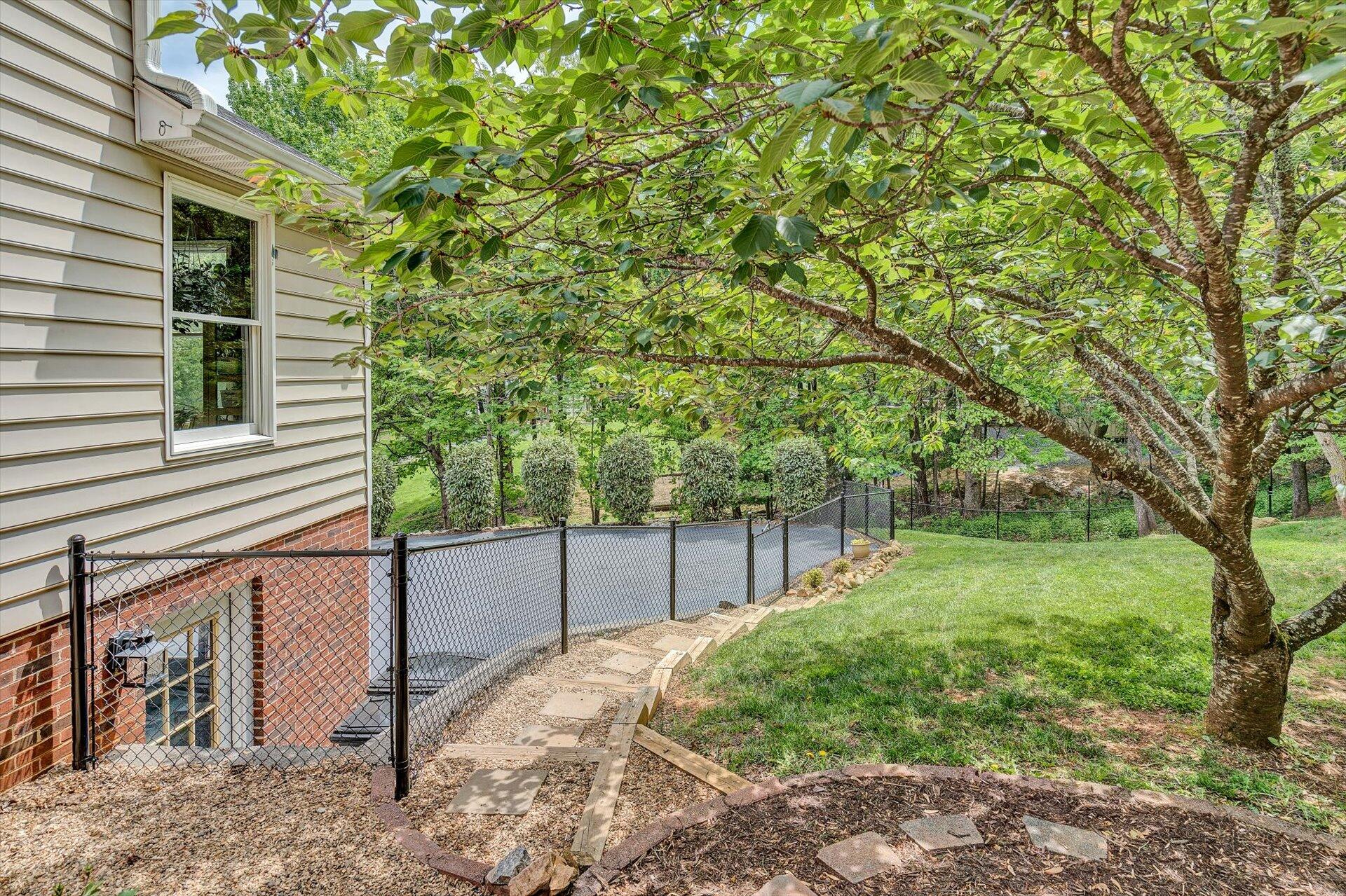 610 Winesap Road Roanoke, VA 24019 - Photo 54 of 68 54-042520230045