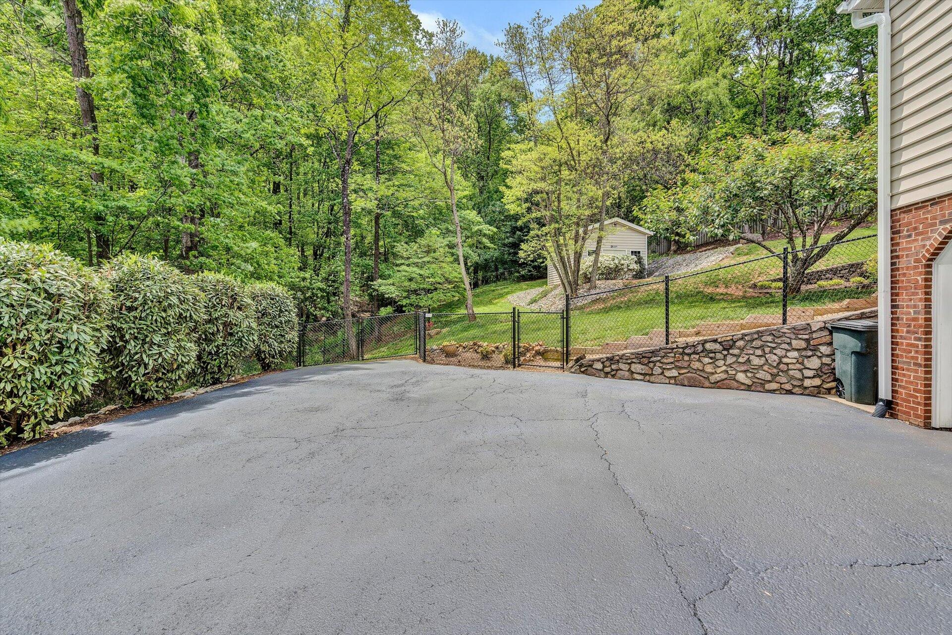610 Winesap Road Roanoke, VA 24019 - Photo 61 of 68 61-042520230053