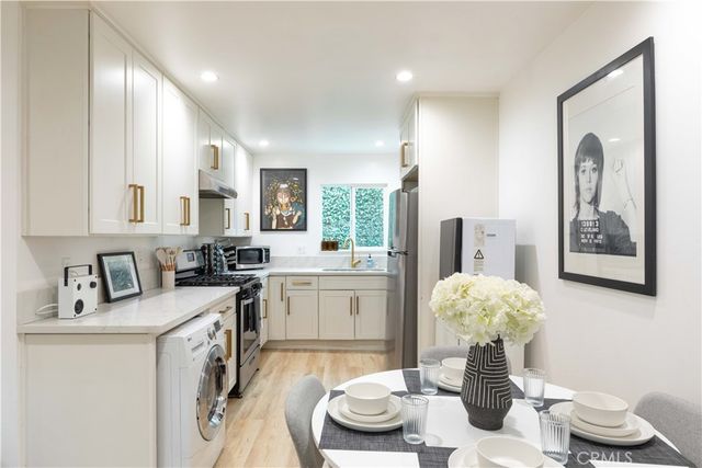 $1,395,000 | 6029 Eleanor Avenue, Hollywood, CA 90038