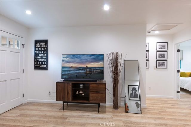 $1,395,000 | 6029 Eleanor Avenue, Hollywood, CA 90038