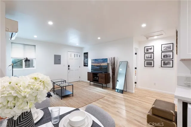 $1,324,999 | 6029 Eleanor Avenue, Hollywood, CA 90038