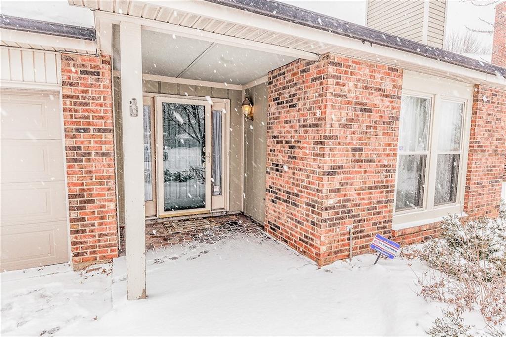 8302 Castle Ridge Lane Indianapolis, IN 46256 - Photo 3 of 34 Gallery Image 3