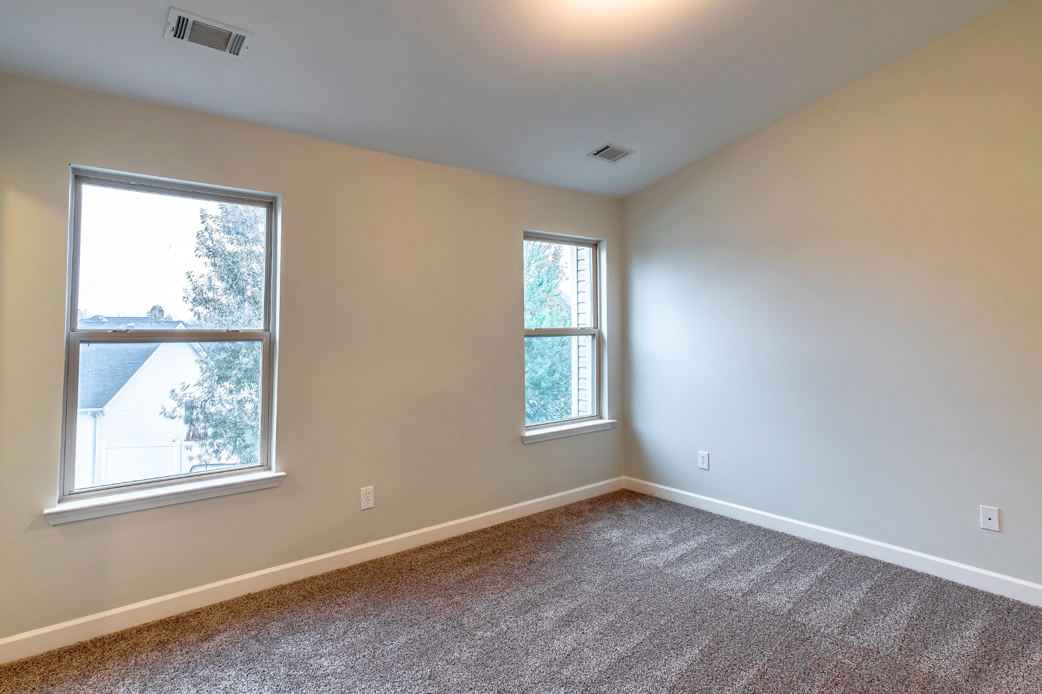 5441 Perlou Lane Murfreesboro, TN 37128 - Photo 17 of 35 an empty room with windows