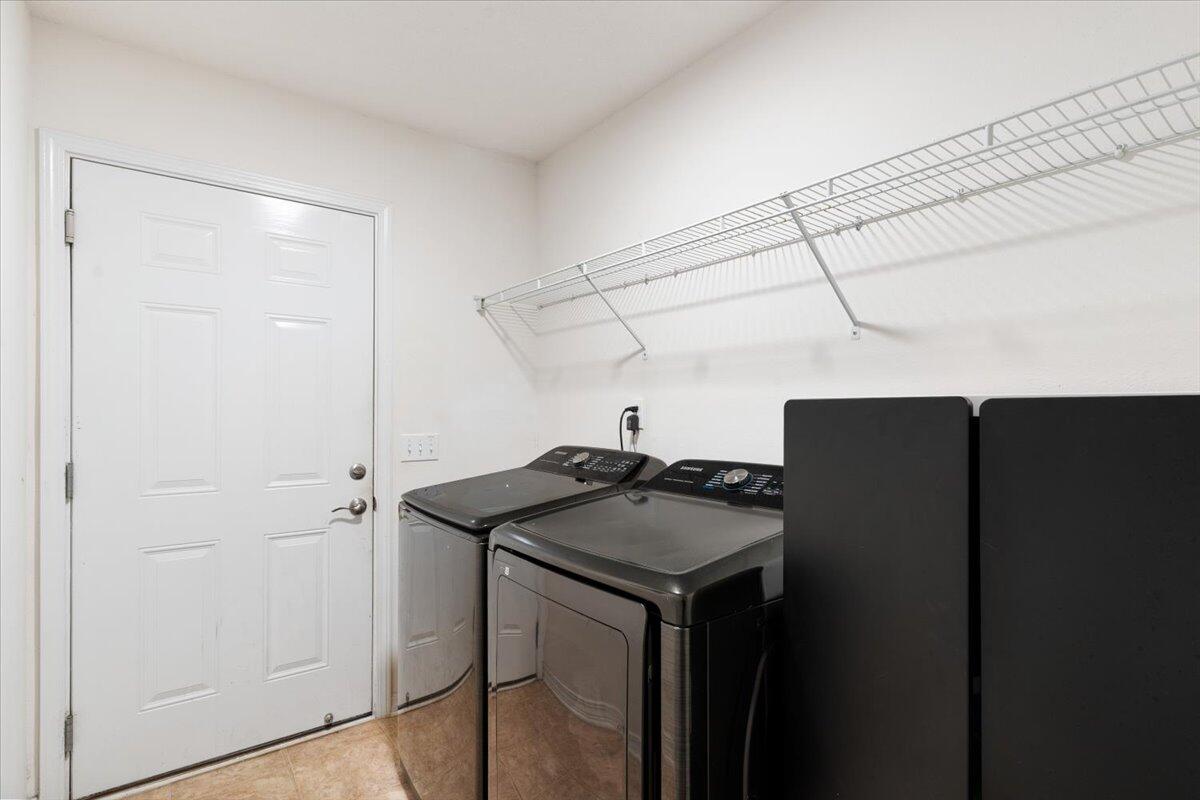 210 Citadel Lane Crestview, FL 32539 - Photo 27 of 38 a utility room with dryer and washer