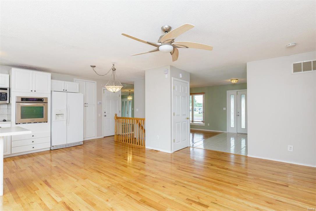 1752 Craig Road St. Louis, MO 63146 - Photo 8 of 64 Gallery Image 8