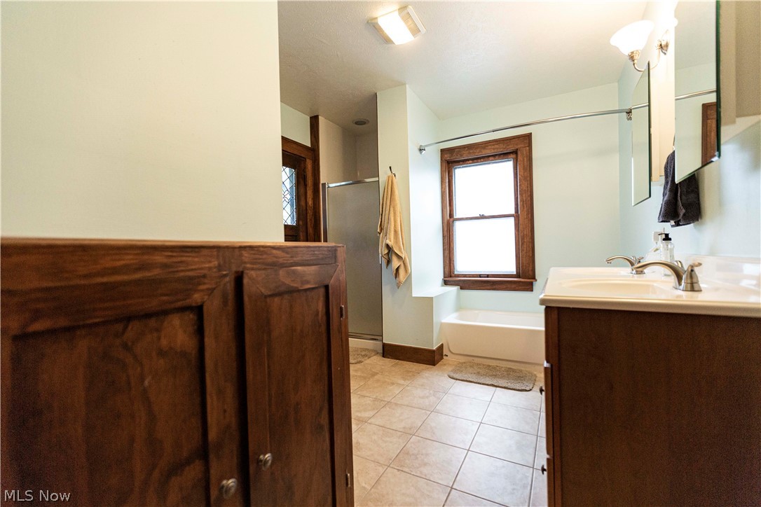1485 Rydalmount Road Cleveland Heights, OH 44118 - Photo 22 of 35