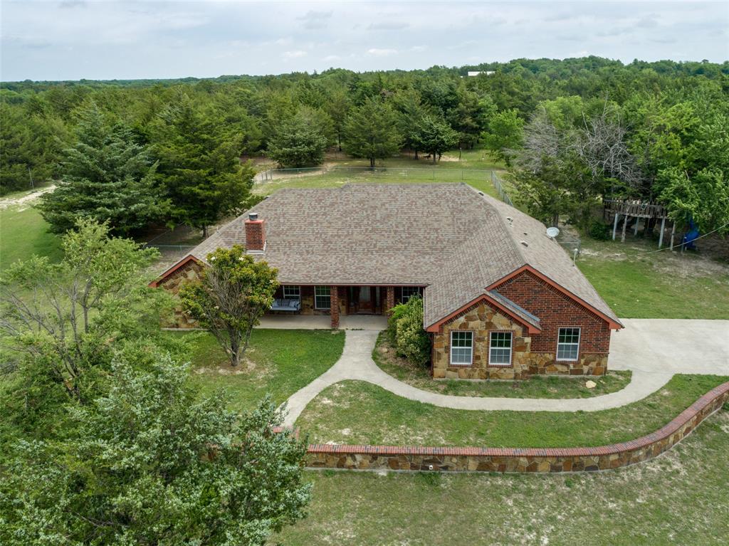 171 Chestnut Road Whitewright, TX 75491 - Photo 7 of 29