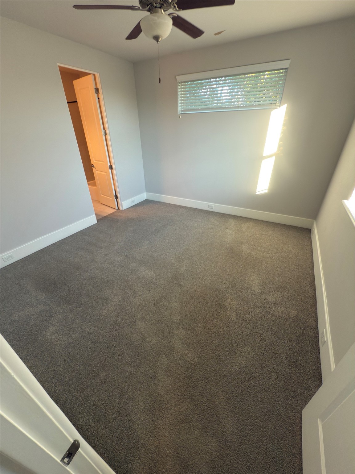 5640 Larkin Street Houston, TX 77007 - Photo 24 of 36 3rd floor secondary bed