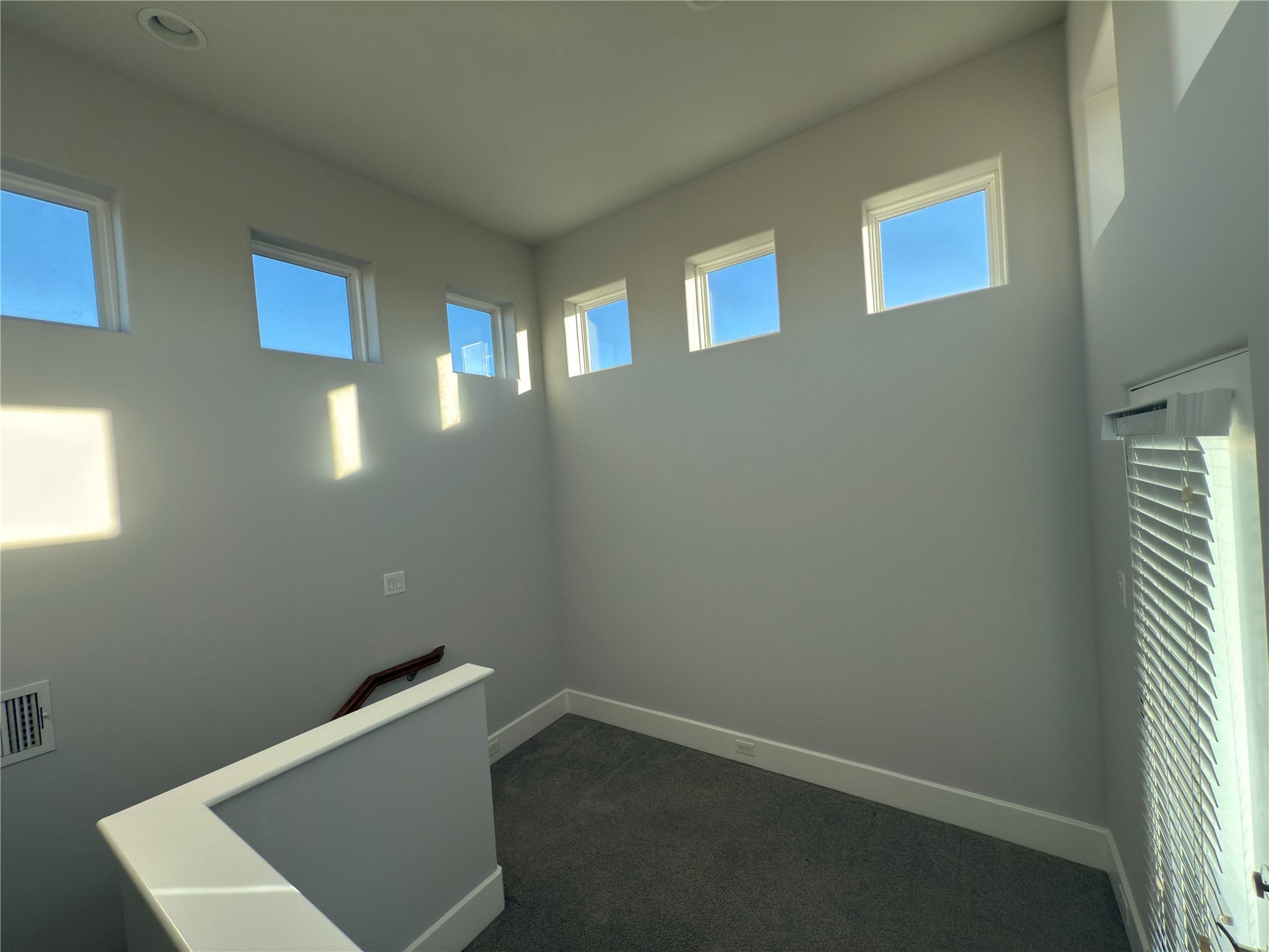 5640 Larkin Street Houston, TX 77007 - Photo 26 of 36 a view of an empty room with a window