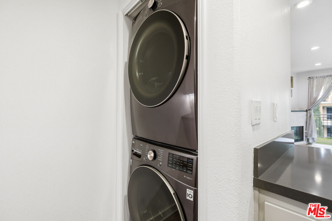 12963 West Runway Road, Unit 321 Playa Vista, CA 90094 - Photo 7 of 28