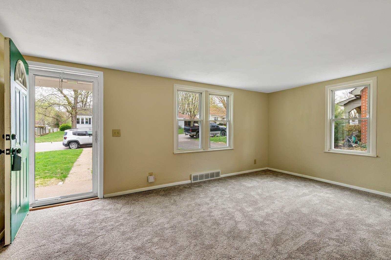 453 North Library Street Waterloo, IL 62298 - Photo 3 of 33