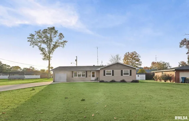 $164,000 | 628 Sara Drive, Centralia, IL 62801