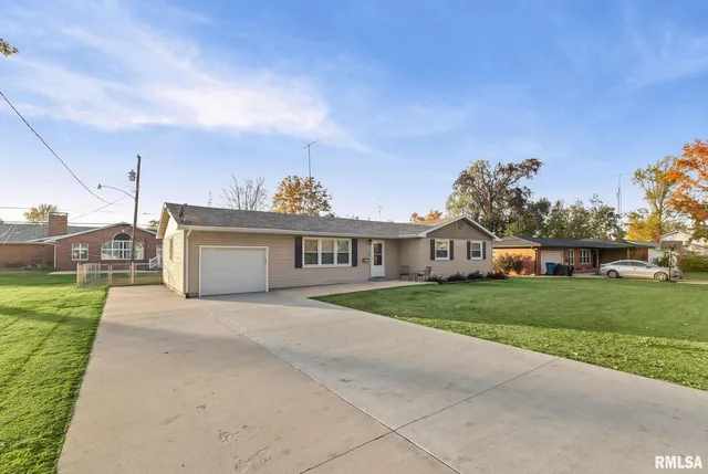 $164,000 | 628 Sara Drive, Centralia, IL 62801